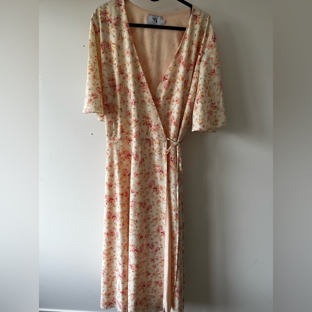 Floral Wrap Midi Dress - fits L or XL - Picture 1 of 8